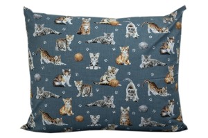 Poszewka bawełniana  50x60 kotki na szarym tle